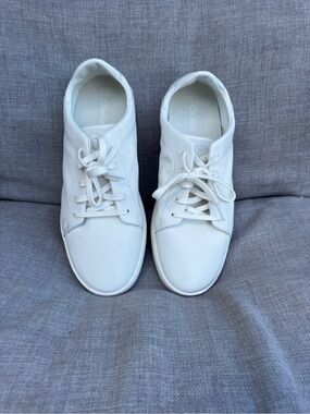 OluKai Pehuea Li 'Ili White Leather Sneakers Womens Size 10